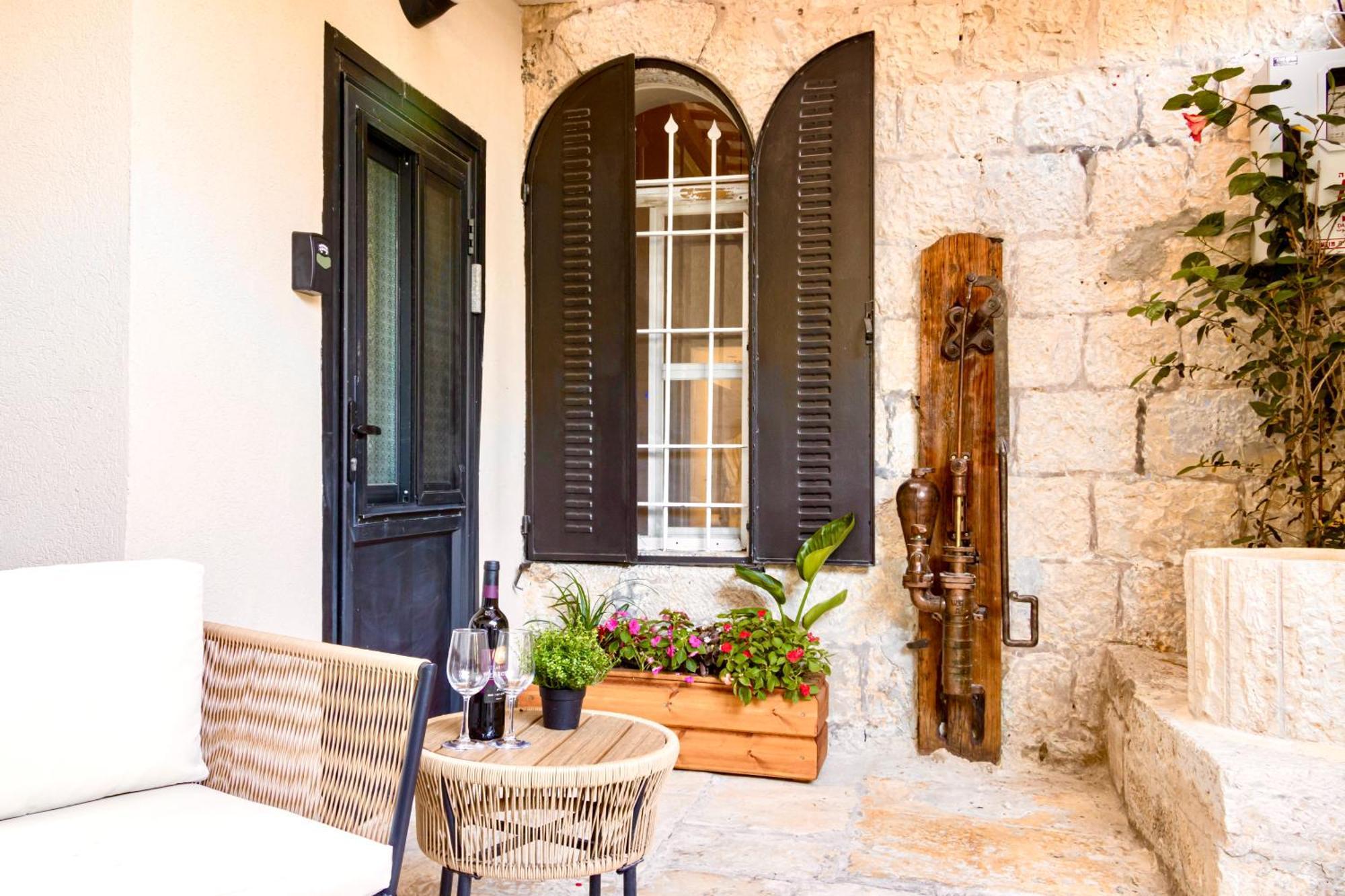 Mamilla View- Suites & Apt Hotel Jerusalem Exterior photo