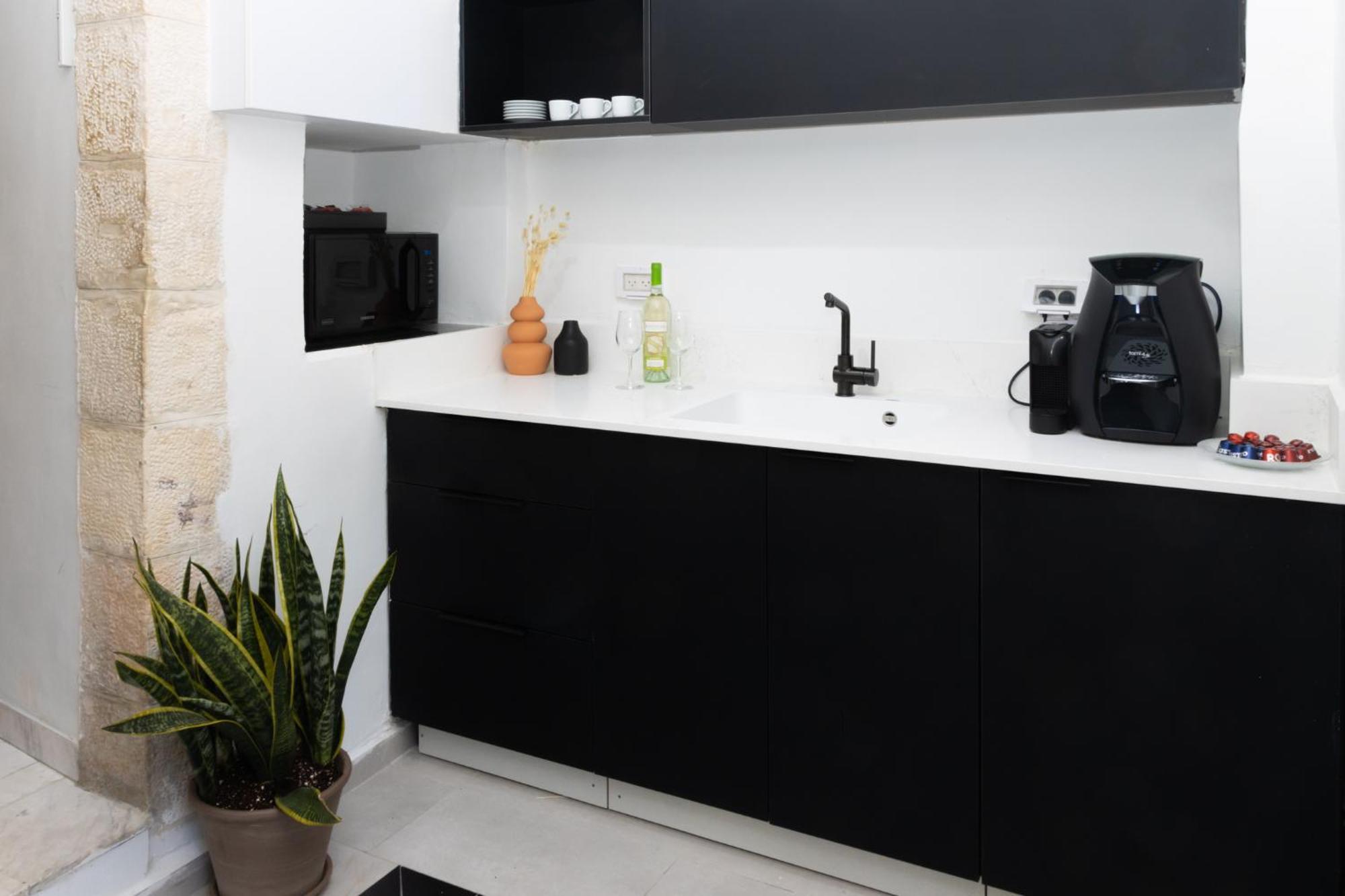 Mamilla View- Suites & Apt Hotel Jerusalem Room photo